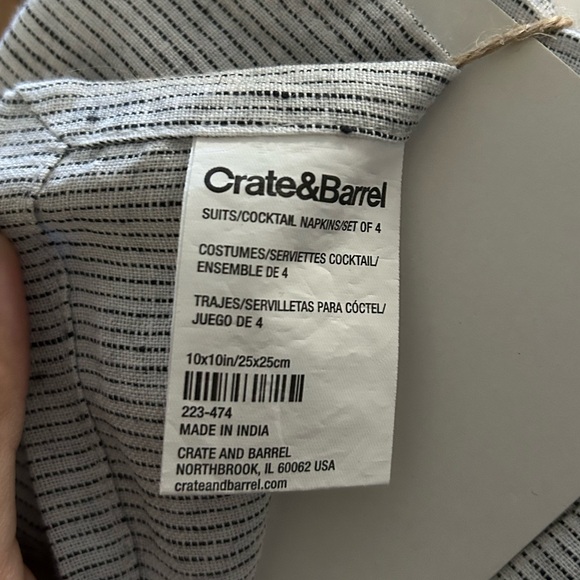 Crate & Barrel set of 4 cocktail napkins (100% linen) NWT - Picture 6 of 7